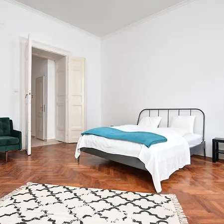 Apartament Bg Kaldy Gyula Studio's *